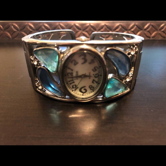 Watch - Picture 3 of 8